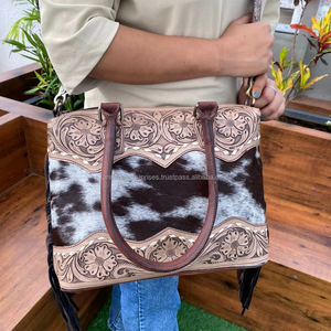 Bolso de mano de cuero tallado a mano de diseño hermoso, hecho a mano elegante bolso, bolsos de cuero de piel de vaca para mujer, multiusos - Product Image 4