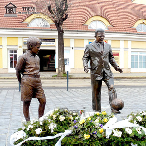Escultura Metálica Conmemorativa Personalizada, Figura <span class=keywords><strong>de</strong></span> Jugador <span class=keywords><strong>de</strong></span> Fútbol <span class=keywords><strong>de</strong></span> Tamaño Real en Bronce - Product Image 5