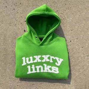 Sweat à capuche à fermeture éclair sur le devant avec logo personnalisé pour hommes, streetwear d'hiver en coton éponge française. - Product Image 3