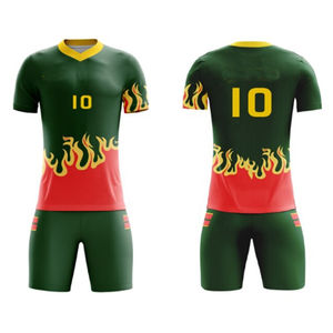 Ensemble d'uniformes de football personnalisés en sublimation, à séchage rapide, respirant, avec maillots à col en V et shorts, vêtements d'équipe professionnels, export en gros - Product Image 5