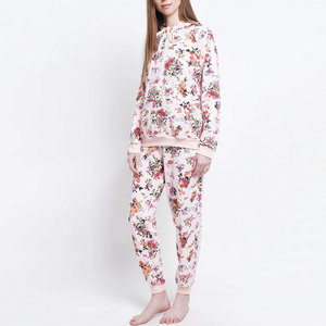 Vêtements de sport d'hiver unisexes, survêtements de jogging respirants de haute qualité avec logo personnalisable, nouveau style, col à capuche, fabriqués au Pakistan - Product Image 2