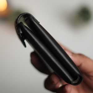 ไม่ใช่. กระเป๋าสตางค์หนังแท้สีโครเมียมแทน รุ่นคลาสสิค 81 สำหรับผู้ชาย ทำมือ เย็บเต็มใบ แบบพับสองตอน ปิดด้วยกระดุมแป๊ก ขนาดยาว ป้องกันการโจรกรรม สีดำ ไซส์ 5 - Product Image 3