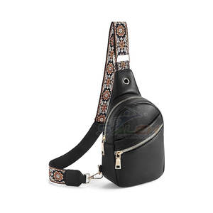 Sac à dos polyvalent avec port pour écouteurs pour le travail et les loisirs Sac à bandoulière tendance avec compartiments spacieux - Product Image 1