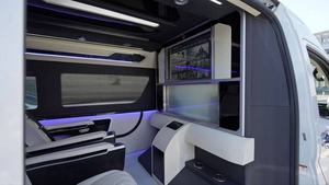 Minibus de Luxe VIP 2024 - Noir - Gris Métallisé - Moteur Diesel/Essence - Conduite à Gauche - Cuir - Transmission Automatique - Émissions Euro V - Prêt à l'Exportation - Product Image 6