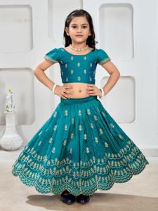 Conjunto de Lehenga Choli Étnico para Niñas Shoryam Fashion, Choli de Seda Verde Rama con Trabajo de Zari Dorado, Estilo Indio para Fiestas, Largo hasta el Suelo, Boutique - Product Image 2
