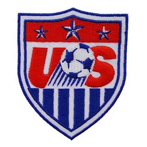 Vente chaude Patch brodé en sergé personnalisé avec logo, à coudre ou thermocollant, style mode haut de gamme pour vêtements, chapeaux, principalement en tissu, motifs fleur et cœur - Product Image 4