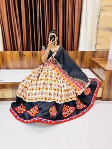 Meilleure Qualité Pur Coton Lehenga Choli avec Dupatta Patola Work Gamthi Work Buta Lace Work Women's FashionSupplier pour Adultes - Product Image 4