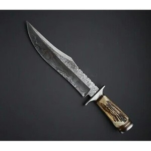 Couteau Bowie de camping en acier Damas fait main sur mesure à prix compétitif avec manche en corne. - Product Image 2