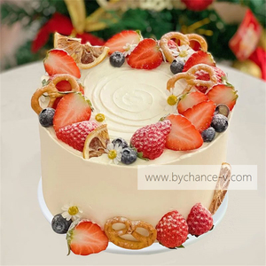 Délicieux faux gâteau aux fraises idéal pour les décorations de table de mariage et les accessoires de photographie - Product Image 4