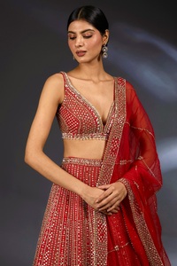 Lehenga Choli multicolore sur mesure avec broderie à la main pour les fêtes et les mariages, collection indienne, fabriqué en gros - Product Image 3