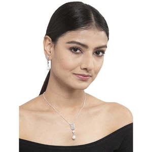 CLARA Parure de bijoux fins en argent sterling 925 avec pendentif perle Reine, boucles d'oreilles et chaîne plaqués rhodium et zircone suisse pour femme - Product Image 4