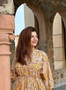 Vestido largo de algodón puro estampado de bloque indio colorido verano terroso elegante cómodo ropa de día traje de Playa Sol Amarillo Blanco - Product Image 4