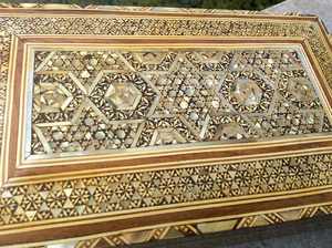 Boîte à bijoux de luxe moderne en bois décoratif fait main avec incrustation de nacre, motif floral gravé, organisateur de rangement pour accessoires - Product Image 5