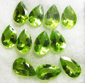 Accessoires de bijoux à bricoler soi-même de qualité supérieure forme de coupe à facettes poire semi-précieuse 100% pierre précieuse péridot naturelle disponible pour l'exportation - Product Image 1