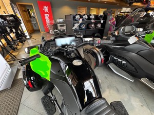 มอเตอร์ไซค์สปอร์ตทัวร์ริ่ง 3 ล้อ 2 ที่นั่ง พร้อมระบบเกียร์กึ่งอัตโนมัติ - Product Image 3