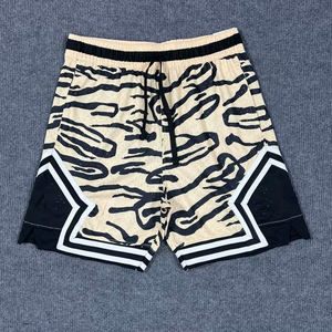 Short de basket-ball d'entraînement à double maille sublimé avec graphique de baseball pour homme, imprimé à la demande - Product Image 4
