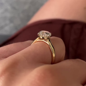Bague de fiançailles solitaire ovale de 2,00 carats en diamant de laboratoire certifié IGI, provenant de l'ancienne mine, poids total de 2,00 carats - Product Image 3