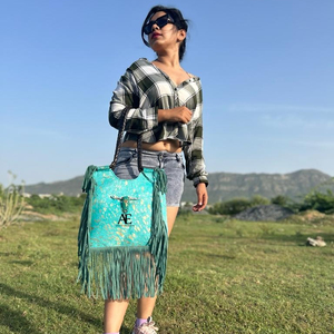 Nouveau Offre Spéciale Discount métallisé fourrure cuir fourre-tout sacs femmes sous les bras sacs à main haute qualité taureau crâne pièce sac à provisions - Product Image 1