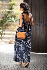 Vestido maxi de gran tamaño de lujo azul de señora ropa de mujer personalizada en hermoso vestido maxi de noche formal sin mangas azul marino - Product Image 3