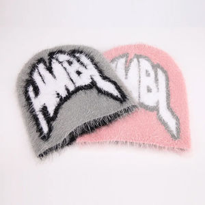 Gorro de Lana 100% de Alta Calidad con Logotipo Personalizado, Color y Diseño - Moda Unisex de Invierno - Product Image 1