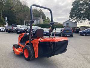 Tondeuse autoportée KUBOTA GR2120 2025 avec bac de ramassage - Product Image 5