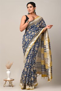 Saris de impresión digital tradicional de invierno de seda pura con pallu reversible y blusa - Product Image 4