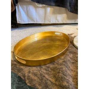 Bandejas de servicio de latón pulido a mano diseñadas para presentaciones de mesa elegantes en bodas y eventos de lujo - Product Image 2