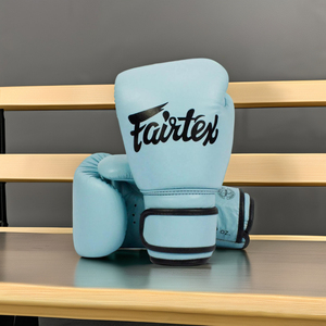 Gants de boxe professionnels Fairtex sur mesure, cuir véritable de haute qualité, fermeture à boucle et crochet, couleurs et logos personnalisés FTI-BG-011 - Product Image 1