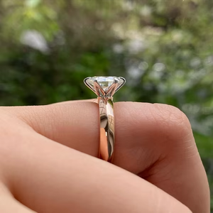 Bague de fiançailles de luxe classique en or jaune 14 carats avec diamant de laboratoire taille ronde 2 carats certifié IGI, clarté VVS, pour femme, idéale pour mariage et soirée - Product Image 3