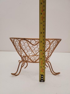 Bol décoratif en métal minimaliste, idéal pour la table à manger familiale, décoration élégante pour la maison et salon moderne - Product Image 5