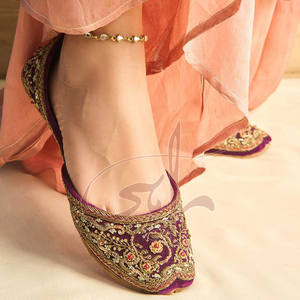 Chaussures Khussa pour femmes, couleur unie, antidérapantes, semelle antidérapante, prix bas, légères, qualité supérieure, nouvelle arrivée - Product Image 3