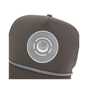 Casquette de golf professionnelle 5 panneaux perforée au laser respirante avec visière torsadée et cordon, personnalisation en silicone du logo du fabricant - Product Image 4