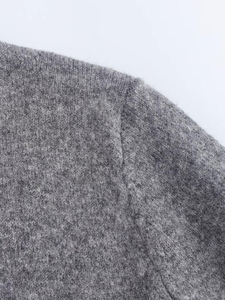 Pull cardigan à col rond en tricot à prix d'usine, manches longues, pour un look décontracté d'automne, couleur unie, design boutonné - Product Image 4