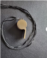 Sifflet de sport durable en acier inoxydable avec cordon, idéal pour les arbitres, les entraîneurs, le football, le basketball, la cheerleading, l'entraînement d'équipe