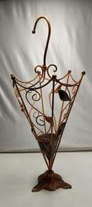 Porte-parapluie élégant en forme de seau avec abat-jour en laiton, idéal pour la décoration intérieure et le rangement des vêtements de pluie. - Product Image 6