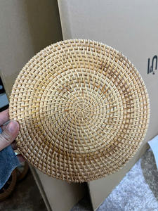 Napperon rond en rotin tissé à la main au Vietnam pour les maisons éco-conscientes Table de cuisine style service et stockage en vrac prêt - Product Image 5
