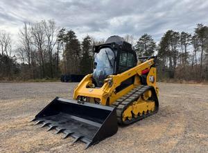 จัดส่งฟรี รถตักตีนตะขาบ CAT 299D3 XE 110 แรงม้า เครื่องยนต์ CAT C3.8 น้ำหนัก 5.38 ตัน, 2,820 กก. ROC และระบบไฮดรอลิกไหลสูง 150 ลิตร/นาที - Product Image 1