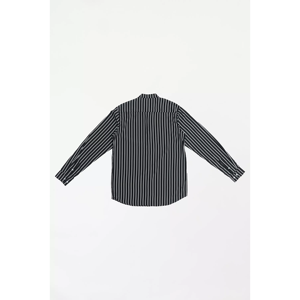 เสื้อเชิ้ตสีดำลายทางติดกระดุม - Product Image 5