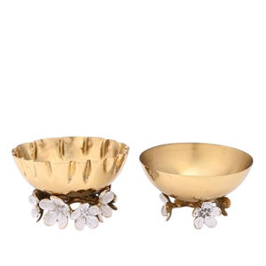 Bol de service élégant en métal doré avec un design décoratif de branche et de feuille Centre de table moderne Articles de cuisine Bol à salade de luxe - Product Image 2