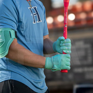 Gants de frappe de baseball de style unique fabriqués au Pakistan, personnalisables avec votre propre design - Product Image 2