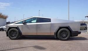 Tesla Cybertruck Serie FOUNDATION, Volante a la Izquierda, 300-400 CV, 400-500 Nm - Product Image 4