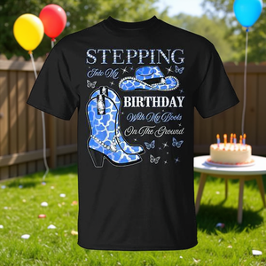 Maglietta promozionale: Entro nel mio compleanno con i miei stivali sulla terra - Edizione limitata - Product Image 3