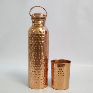Juego de Botellas de Agua de Cobre Puro Martillado con Vaso, Recipiente de Cobre Ayurvédico a Prueba de Fugas, sin Costuras, para Yoga y Deportes - Product Image 1
