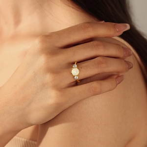 Nagosa novia boda joyería 18K oro vermeil 925 plata esterlina oro sólido rayo de esperanza redondo zirconia cúbica ópalo mujeres anillo - Product Image 2