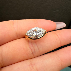 Bague de fiançailles et de mariage vintage en moissanite taille marquise de 2 carats, plaquée or jaune 14 carats ou or rose, sertie à griffes, best-seller de Iced Jewelz - Product Image 5