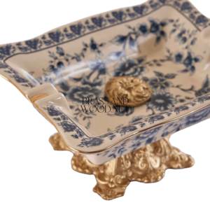 Cendrier antique en laiton corps en porcelaine avec motif floral bleu base ornée d'or accessoire de collection décoratif de luxe - Product Image 5
