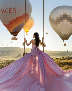 Dernière vente chaude longue robe de fiançailles fluide robe volante Santorini Photoshoot robe pour les femmes - Product Image 1