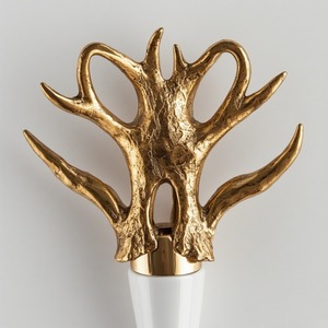 จุกปิดขวดไวน์แบบกำหนดเอง ดีไซน์บางเฉียบ ขอบเจียระไนแบบเพชร โครงสร้างโลหะทนทาน ผิวสัมผัสคล้ายอัญมณี ผลิตด้วยเครื่องจักรที่มีความแม่นยำสูง - Product Image 6