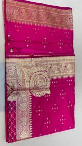 Saris de seda brocados hechos a medida con bordes dorados y patrones ideales para tiendas de saris y diseñadores de moda - Product Image 2