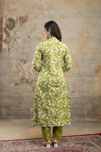 Ensemble Kurta imprimé à la main de haute qualité pour femmes vêtements de mariage à l'Inde Readymade Silk Kurta avec broderie - Product Image 2